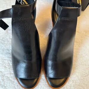 Vince Camuto black cow derby peep toe shoes size 12 M